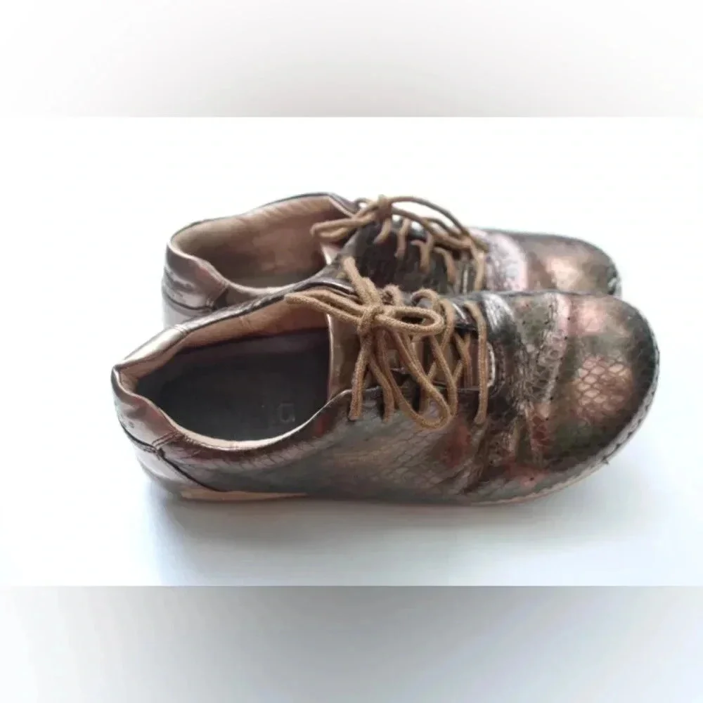 Alegria Sneakers